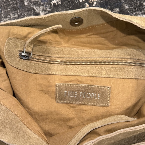 NWT Free People Bobby Slouchy Suede Hobo Shoulder Bag in Sand - Picture 4 of 5
